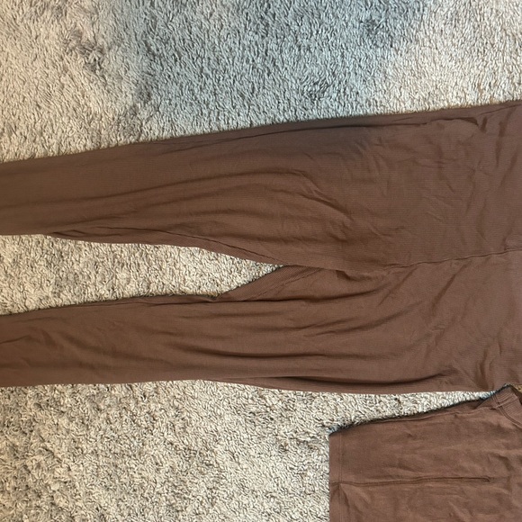 2 piece set. - Picture 6 of 8